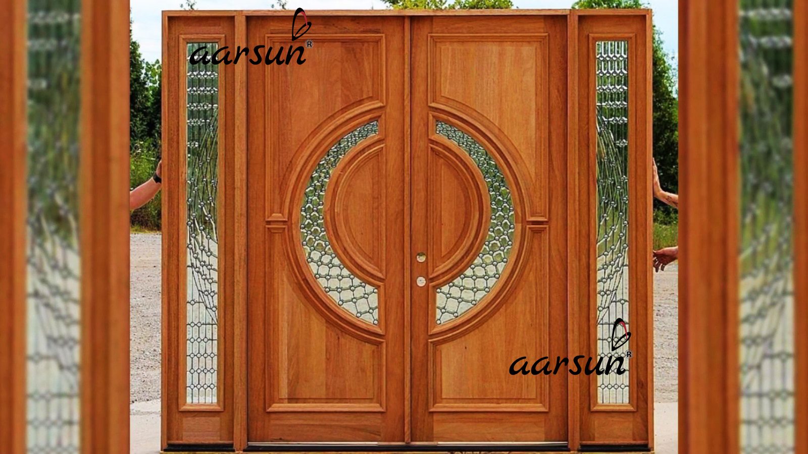 Latest Front Double Door in Solid Wood